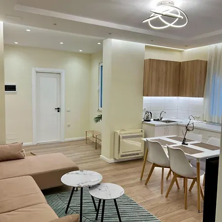 Steps From The Center * ティラナ