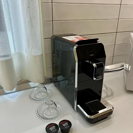 Apartman Steps From The Center *
