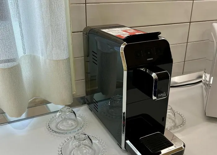 Apartment Steps From The Center *