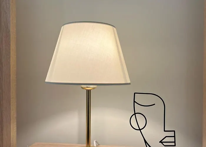 Apartment Steps From The Center *